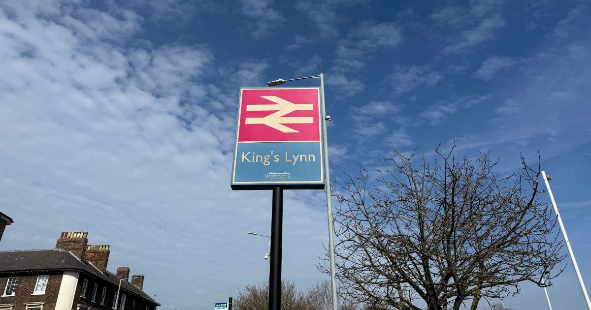King's Lynn railway station how to get to King's Lynn by train Norfolk