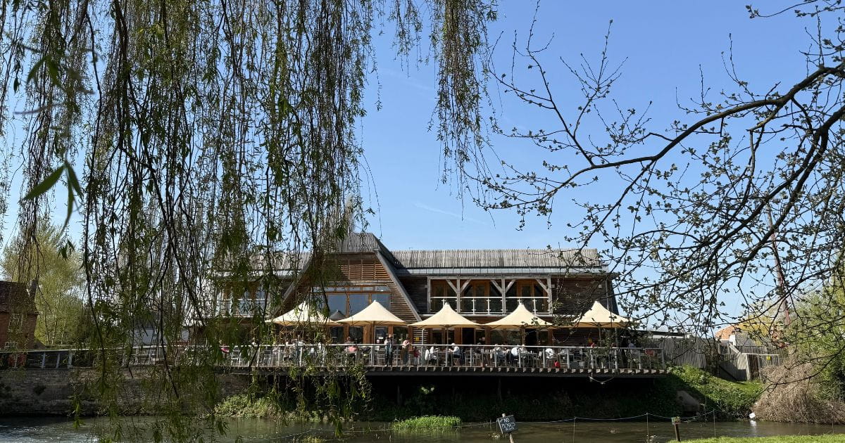 Cafe lunch places to eat Jordans Mill Biggleswade