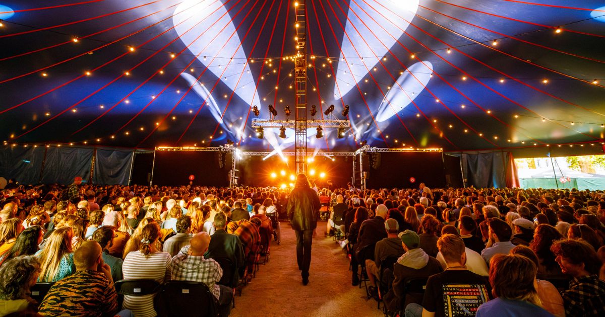 Cambridge Comedy Festival inside the big top photo credit Lloyd Winters